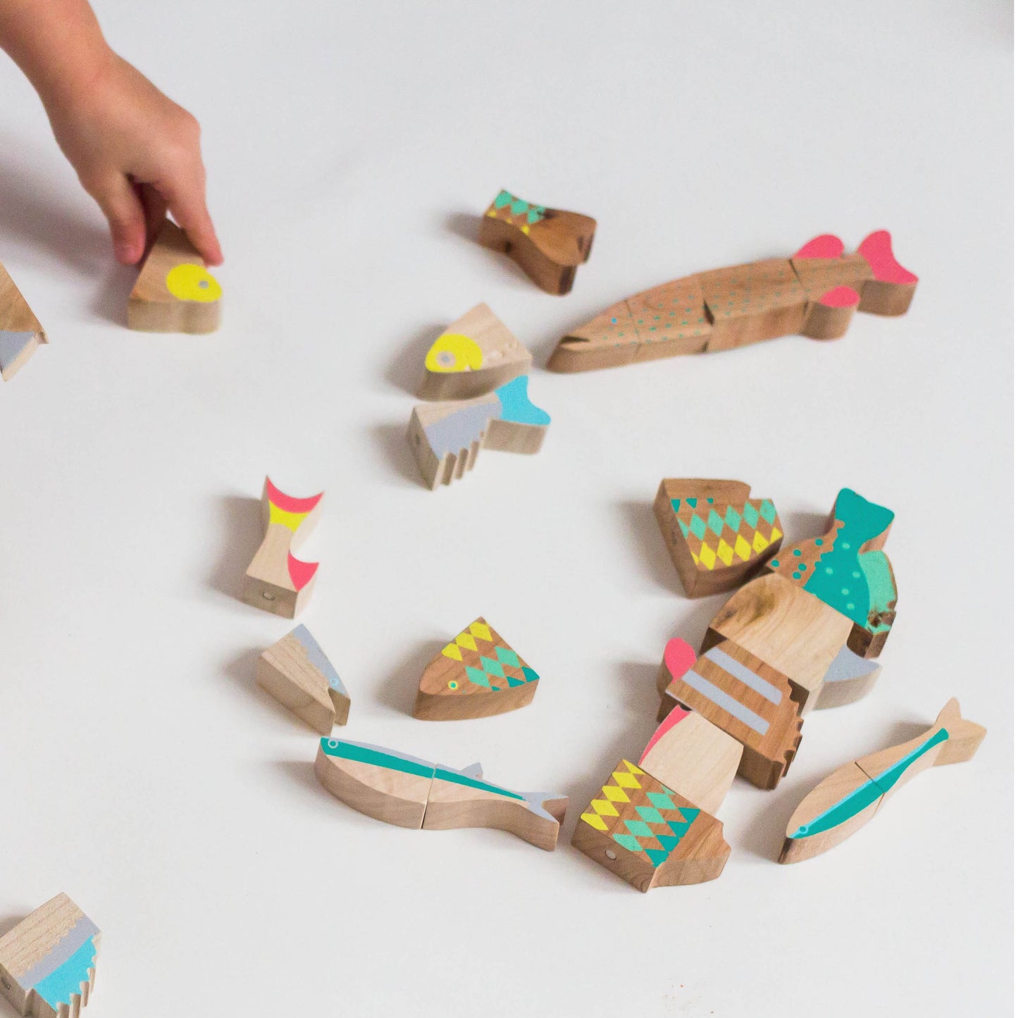 Wooden puzzle, magnetic, with fish, 4-10 years