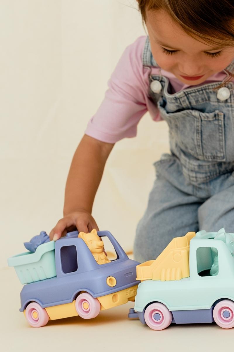 Dump truck